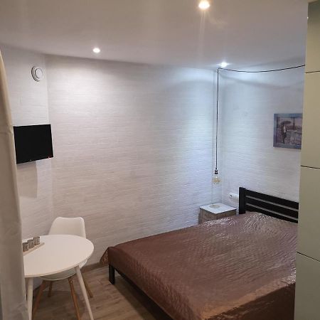 Freedom Apartment On Bazarna Str リヴィウ エクステリア 写真