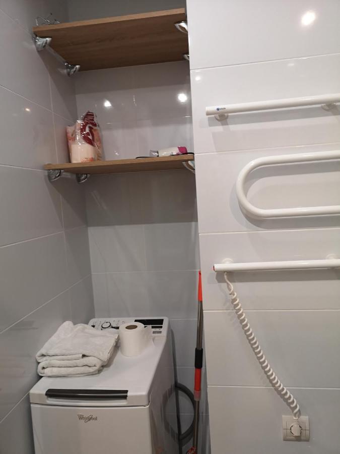 Freedom Apartment On Bazarna Str リヴィウ エクステリア 写真