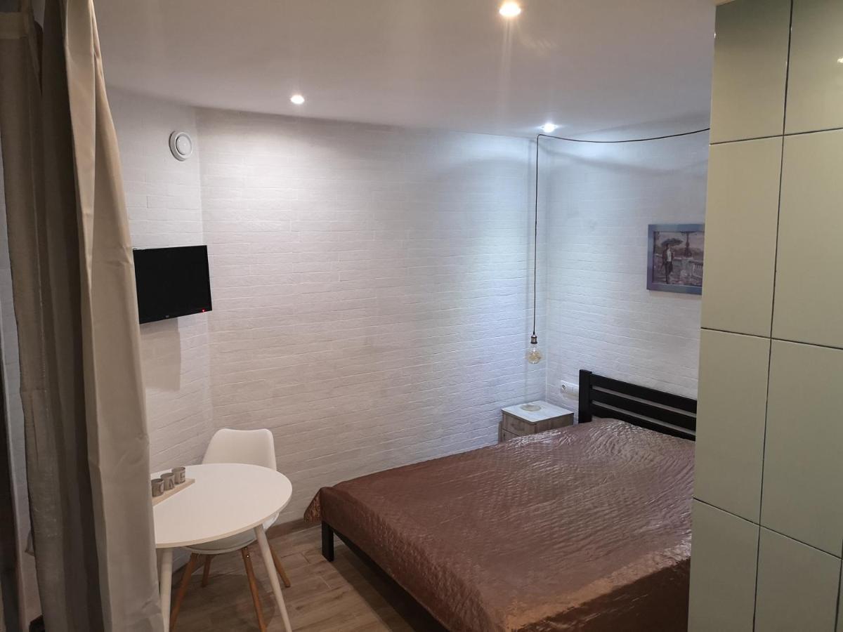 Freedom Apartment On Bazarna Str リヴィウ エクステリア 写真