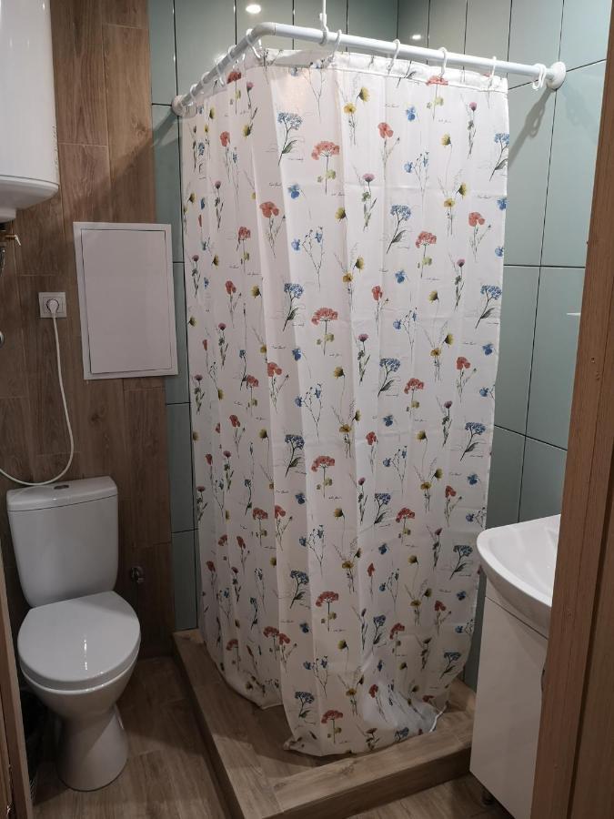 Freedom Apartment On Bazarna Str リヴィウ エクステリア 写真